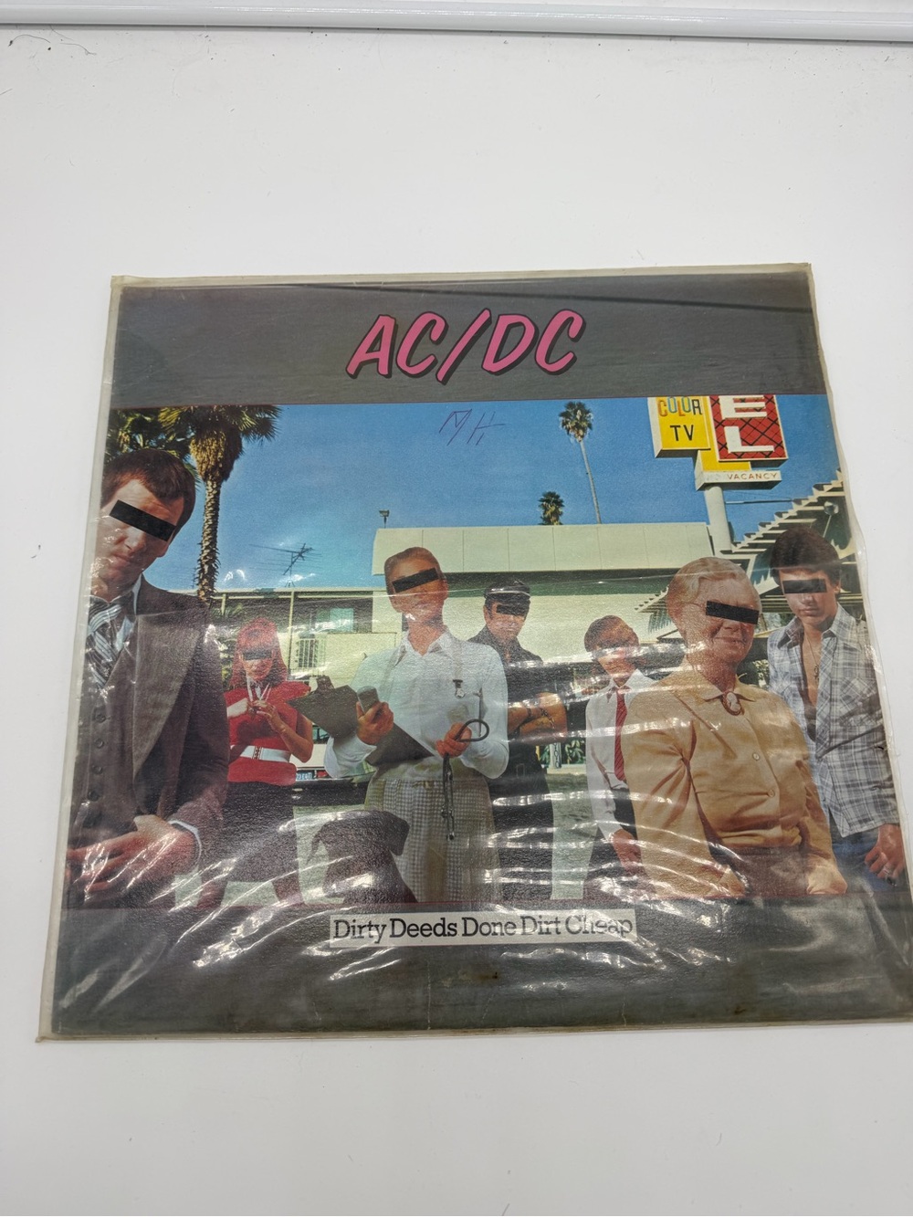 AC/DC “DIRTY DEEDS DONE DIRT CHEAP” xSD 16033